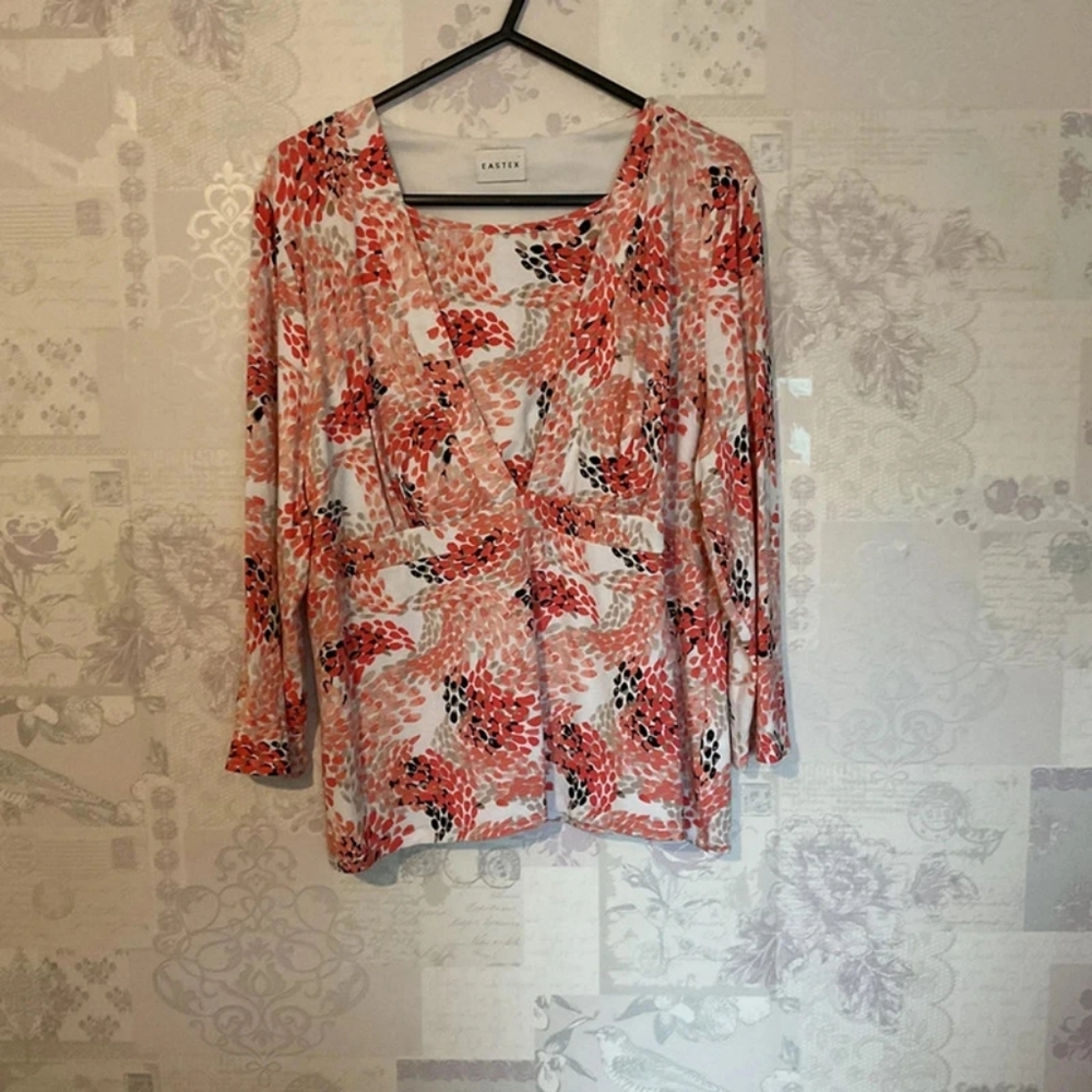 Elegant Women's Floral Blouse in Red and Black